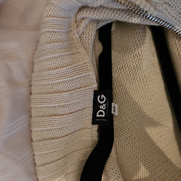 D&G Sweater - Picture 3 of 3